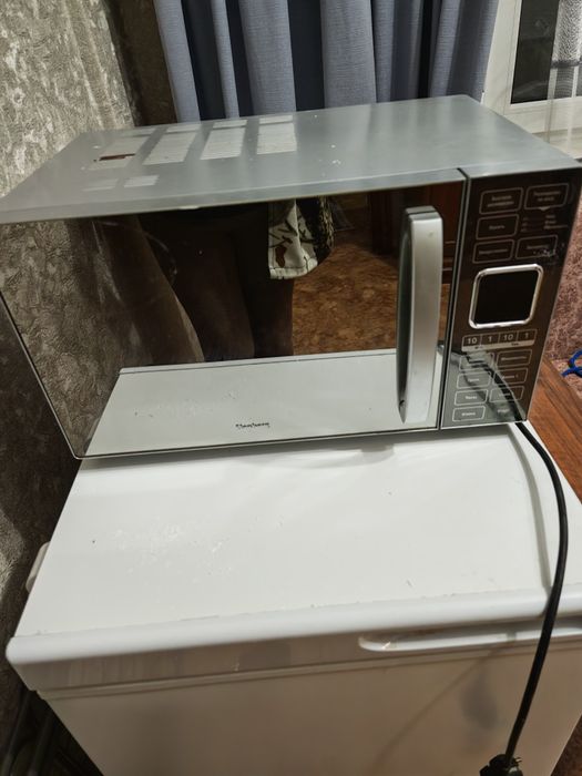 Продам микроволновку Elenbergнедорого