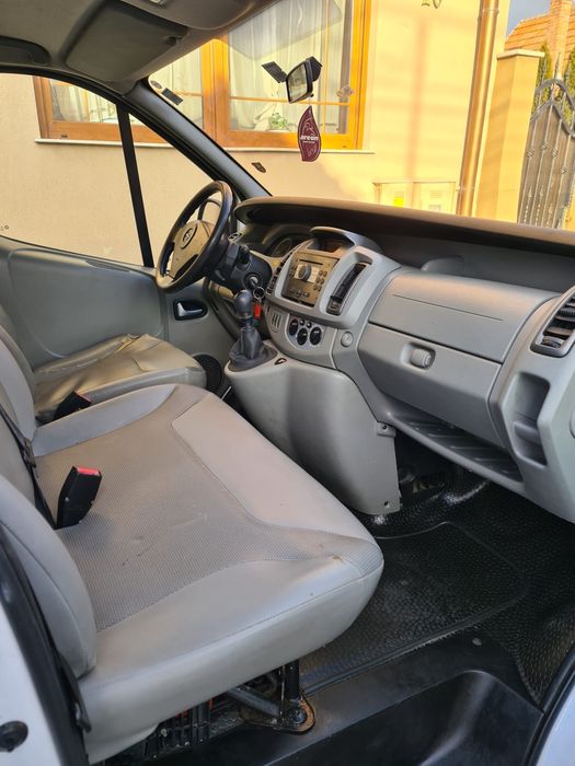 Opel Vivaro 8+1 Motor 2.5 An 2010