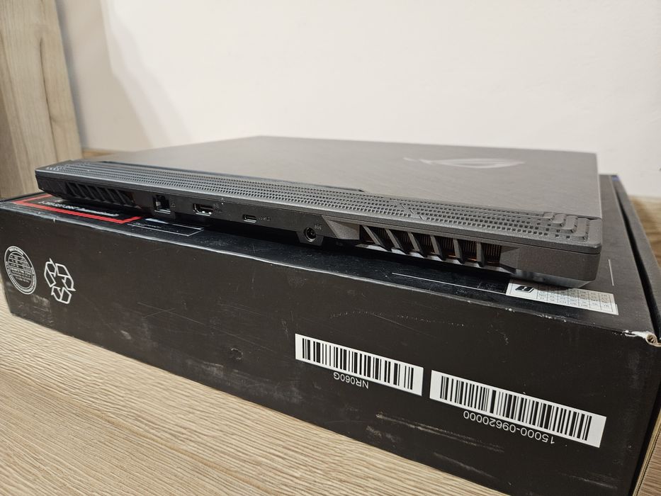 Display ASUS ROG Strix Scar III G531GV-ES045T FHD 144HZ