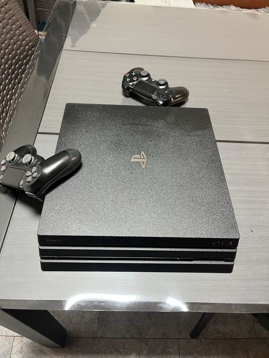 Play Station 4 PRO 1 TB