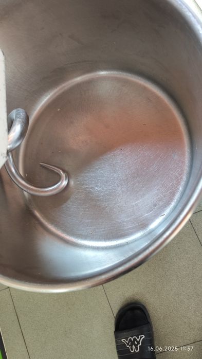 Тестомесачка,с трифазен ток,25 л
Работи без проблемно