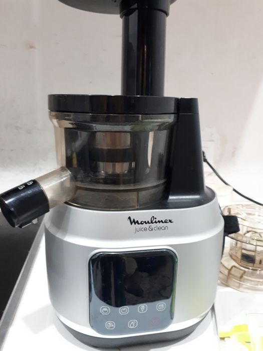 Продам шнековый соковыжималка