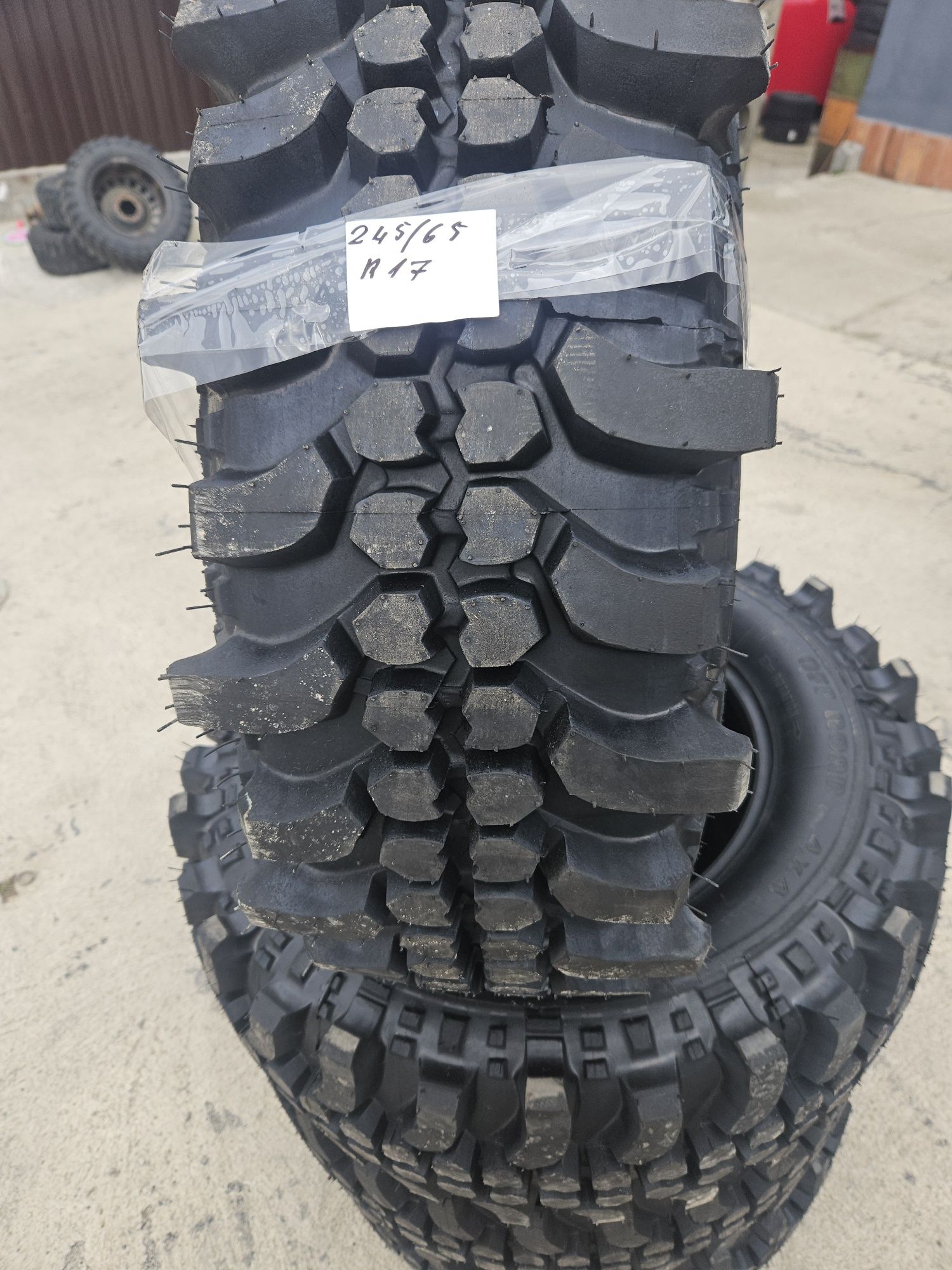 Anvelope off road 245/65R 17 .