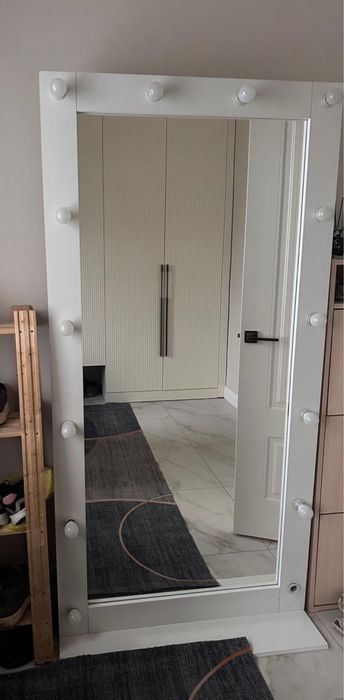 продам зеркало с подсветкой