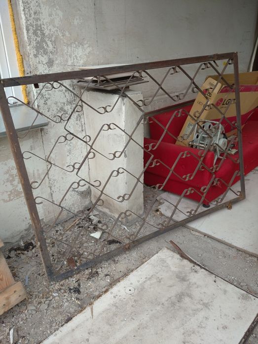 Решетка металлическая