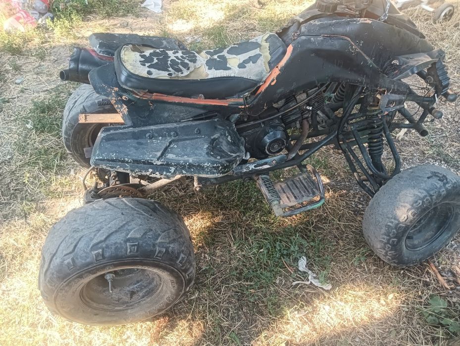 Vând ATV  are compresie