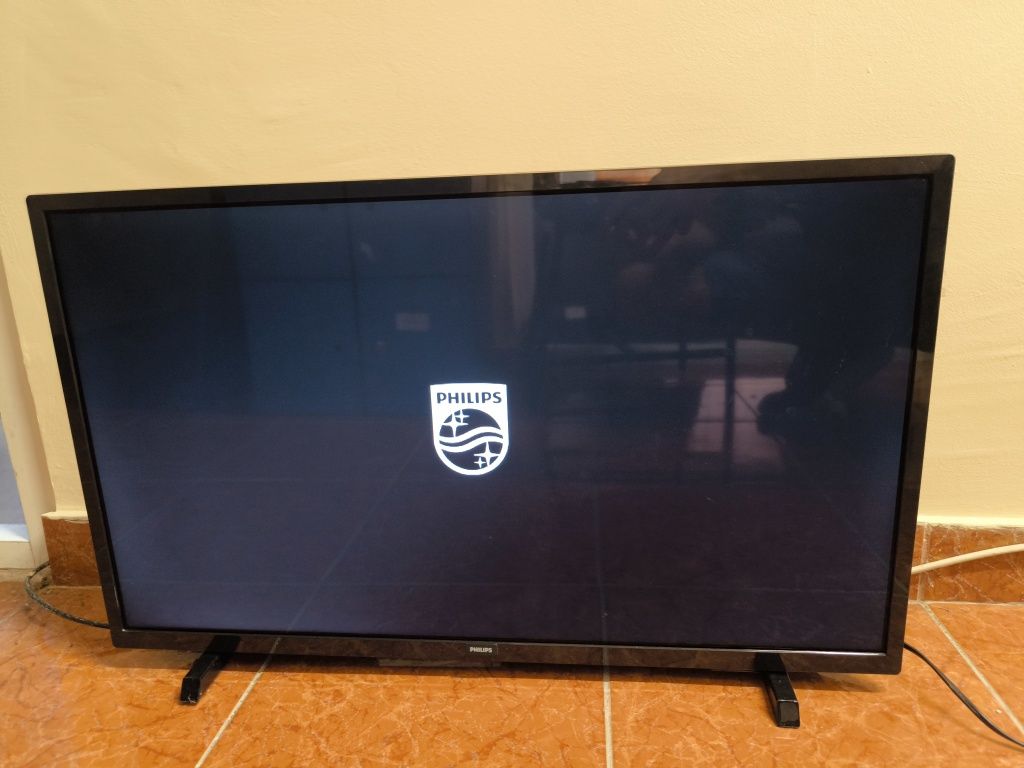 Televizor Philips HD 80CM•Amanet Lazar Crangasi•53192