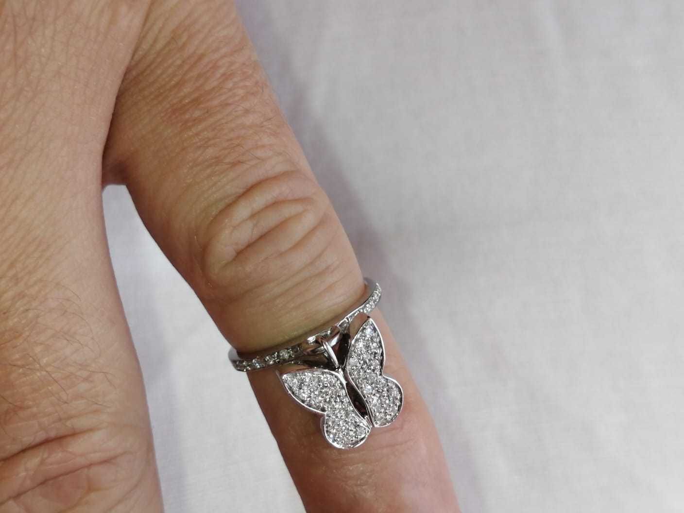 Vand inel aur alb 18k cu charm model fluture, diamante 0,40ct
