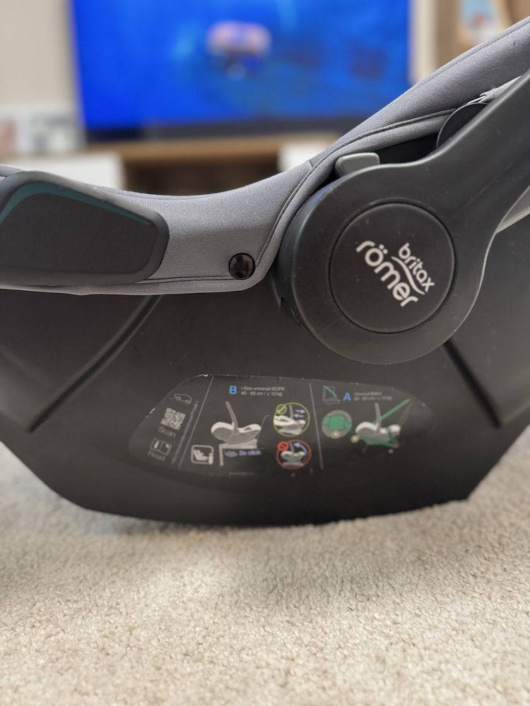 Britax Römer Baby Safe Core - кош за кола от 0-12 месеца