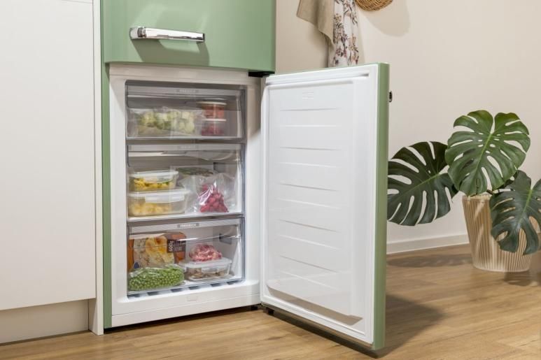 Нов винтидж хладилник с фризер Gorenje ретро дизайн 194 см 300 литра