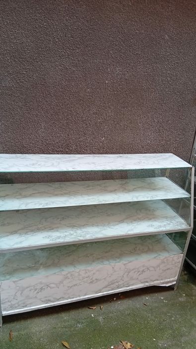 Vitrine sticlă colantată