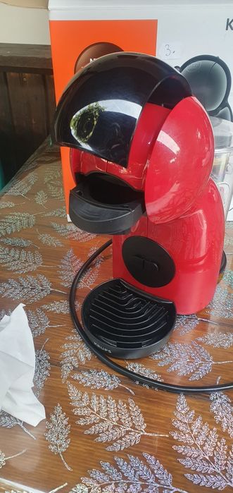 Vând aparat de cafea cu capsule