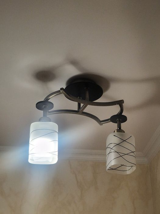 Люстры б/у каждая по 3000 тенге