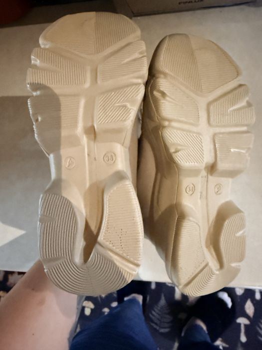 Спортни обувки на платформа