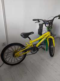 Vând bicicleta bmx