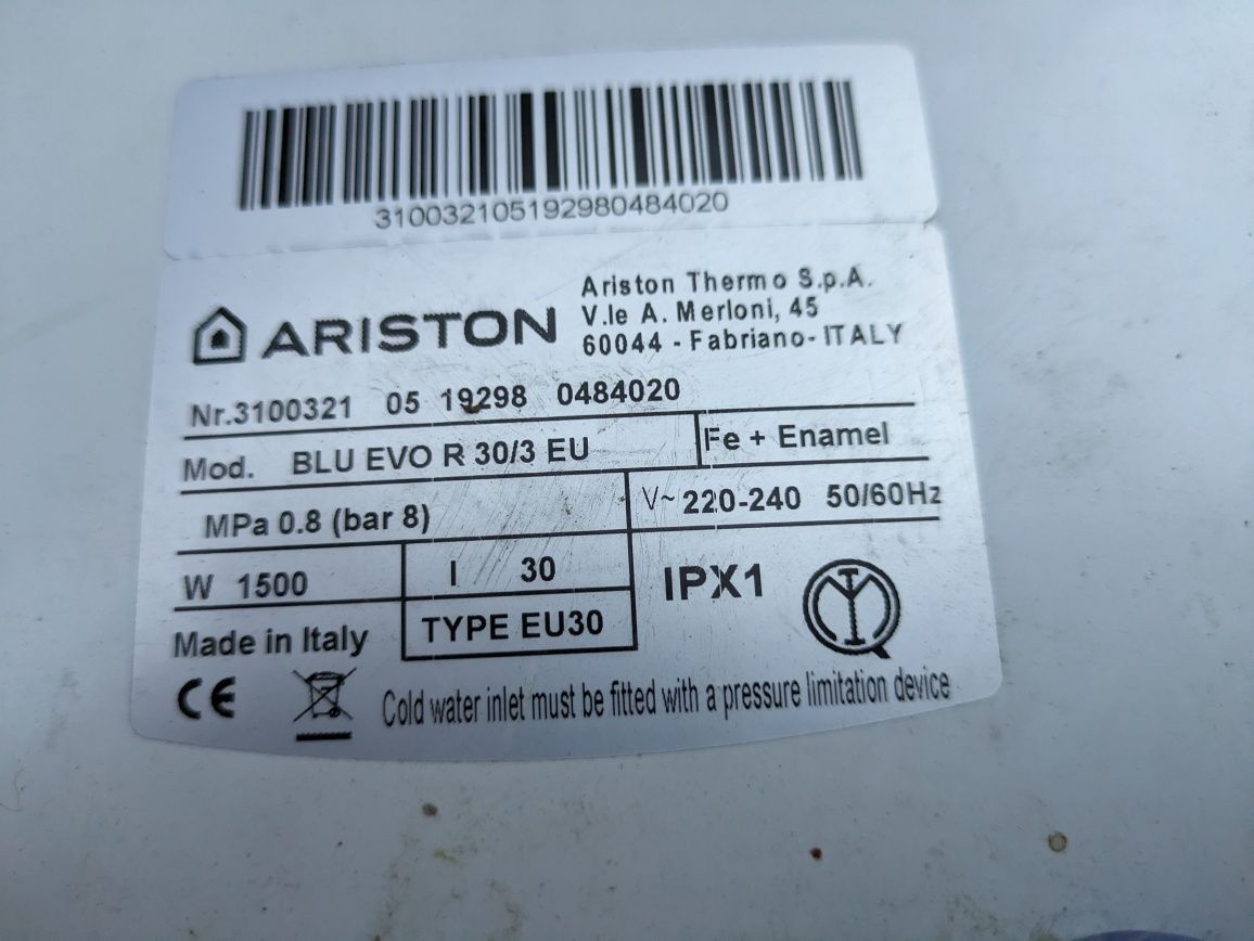 Boiler electric Ariston, 1500 W, 30 litri
