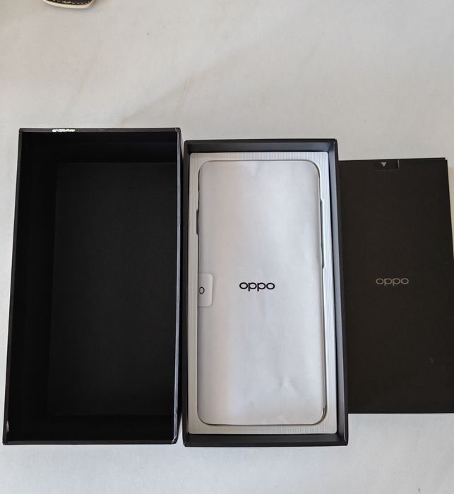 Vând Oppo Find X8 ULTRA