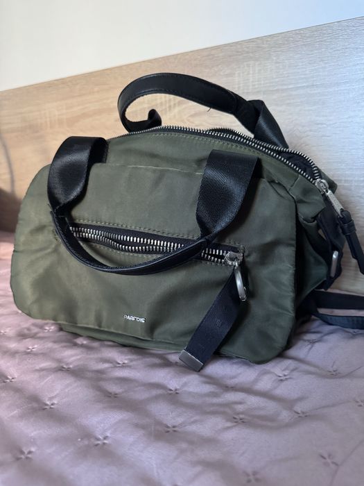 Дамски чанти и портмонета