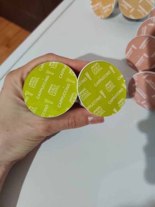 Capsule Dolce Gusto, 12 caffe latte Starbucks, 2 cappuccino, 9 cortado