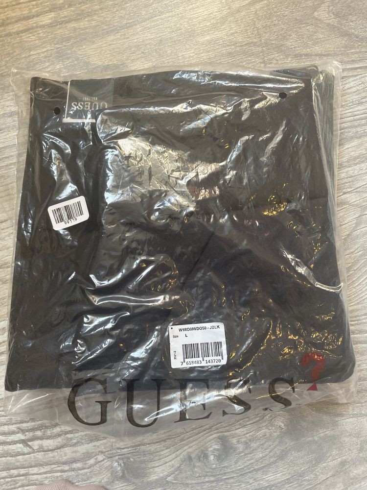 *Нова* пола Guess