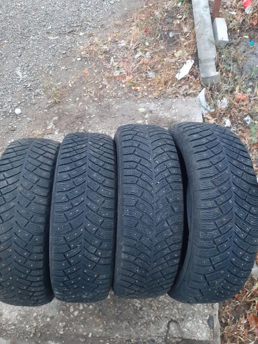 Продам шины. 215/60/17 мишелин