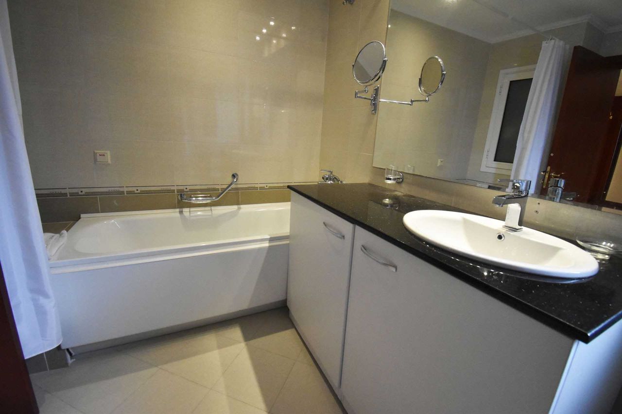 Продава се Двустаен апартамент в Банско - 83 кв.м за 1049 €/кв.м - Снимка #2