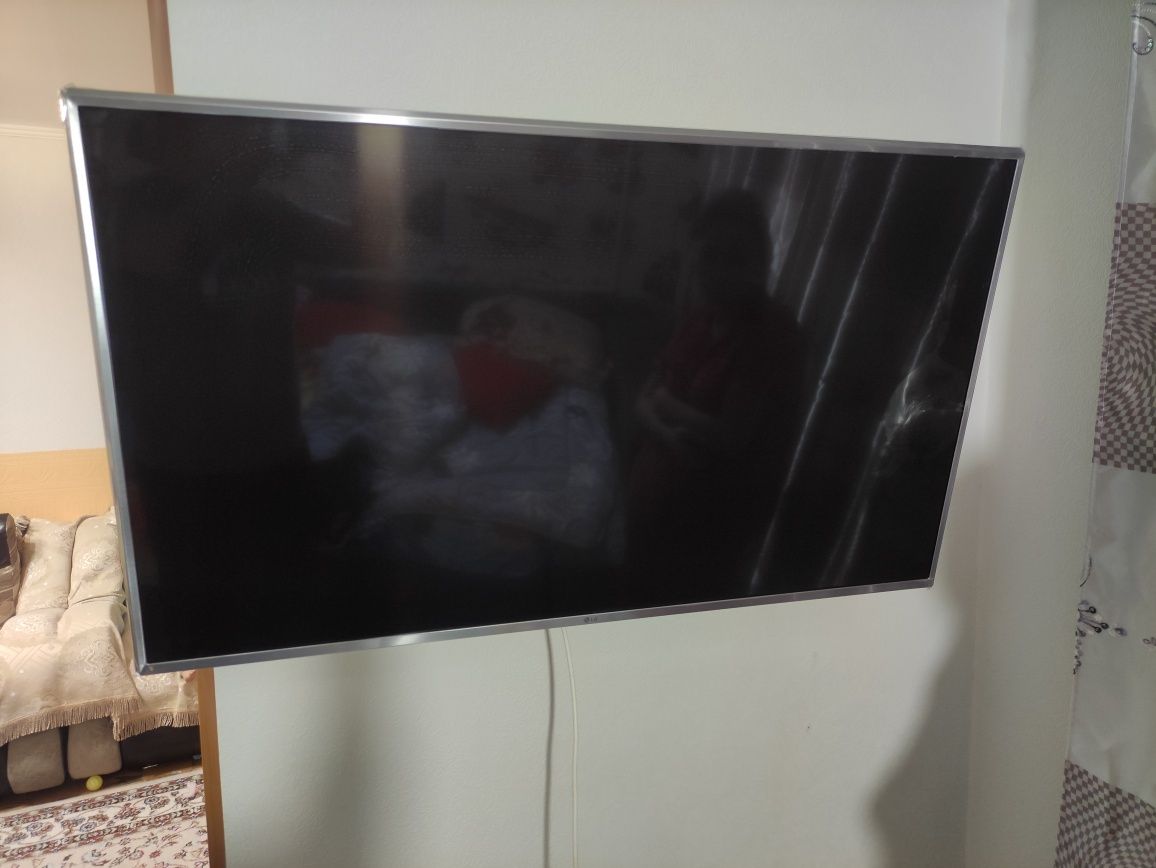 Телевизор LG  TV