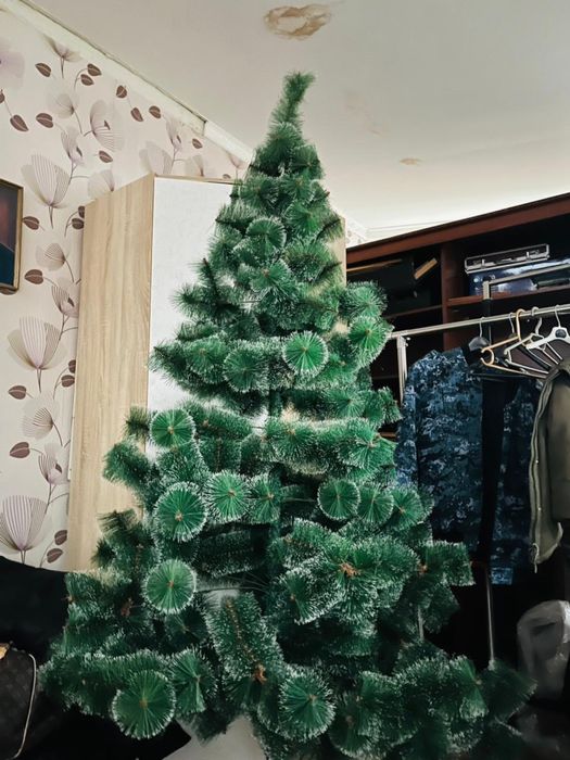 Ёлка 15 000  тг