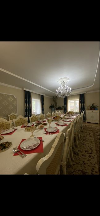 Стол со стульями