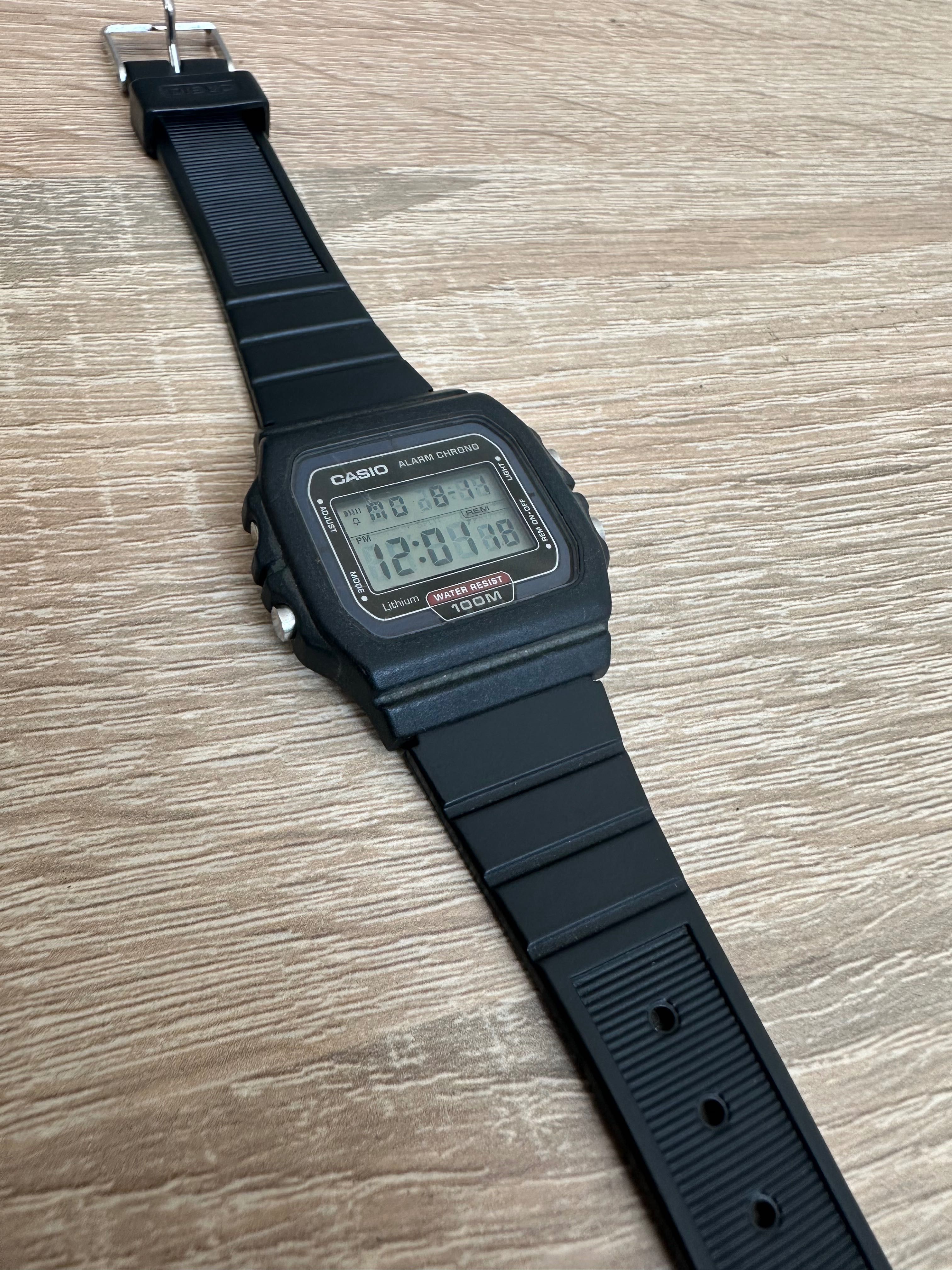 Часовник Casio w-720