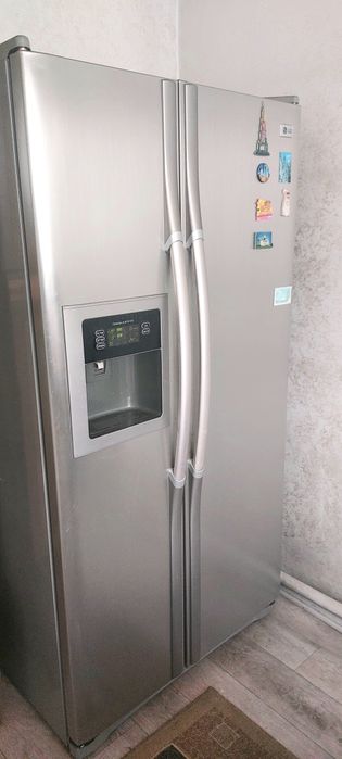 Двухкамерный холодильник