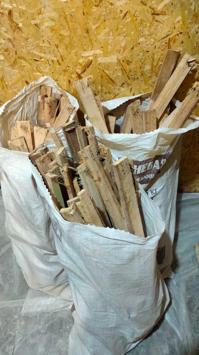 Кедровые дрова в  больших мешках . Осталось 8 мешков