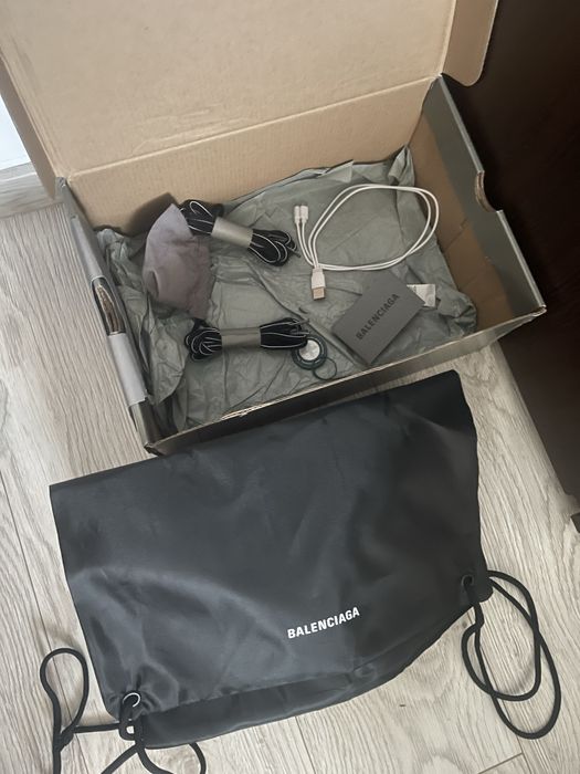 Balenciaga track led