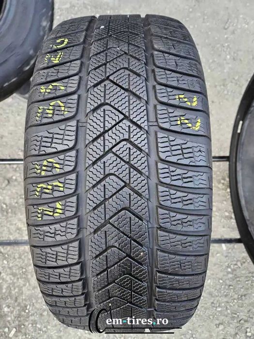 Anvelopa Iarna 235/35 R20 PIRELLI Sottozero 3 92W