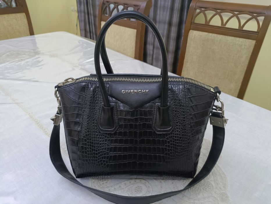 Кожаная сумка  .