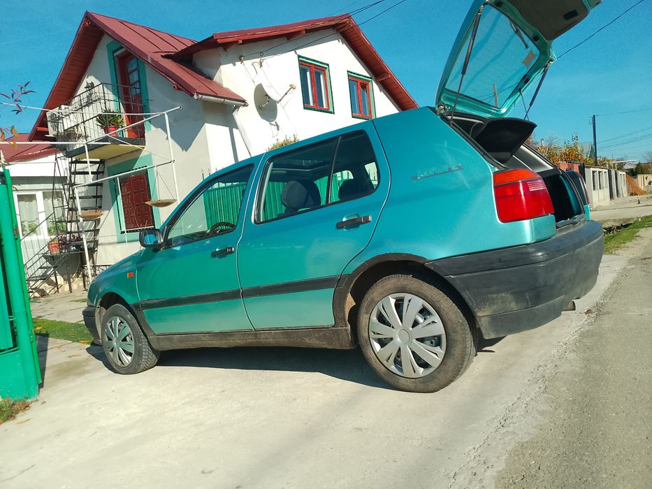 Golf 3 . 1.6 benzină