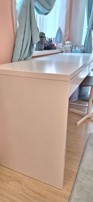 Бюро IKEA Micke + стол