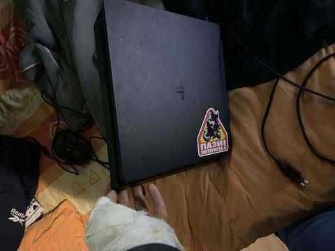 продавам ps4 sas 6igri