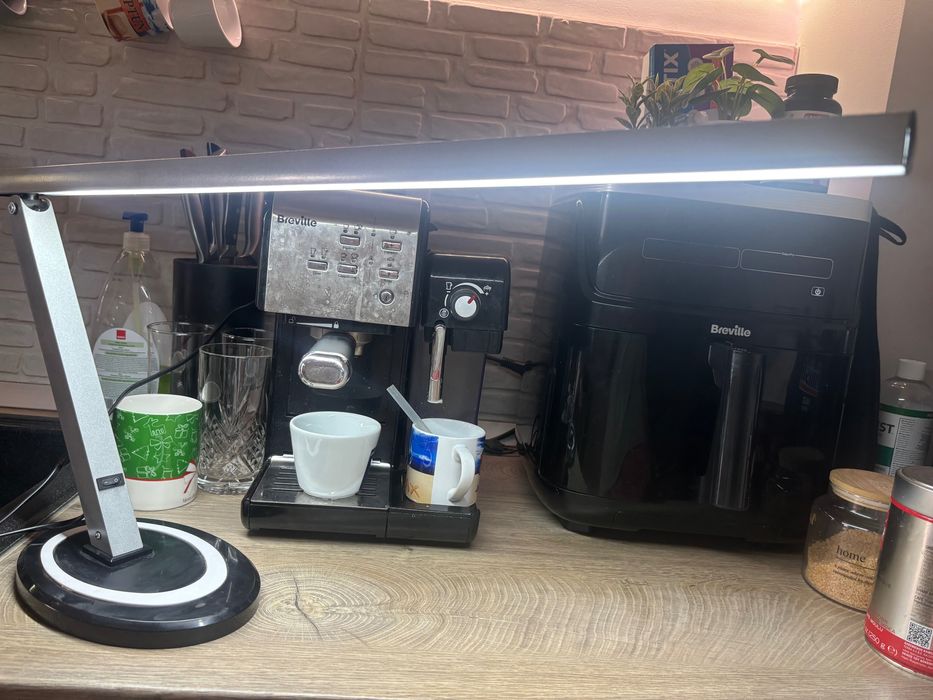 Lampa de masa pentru manichiura cu LED