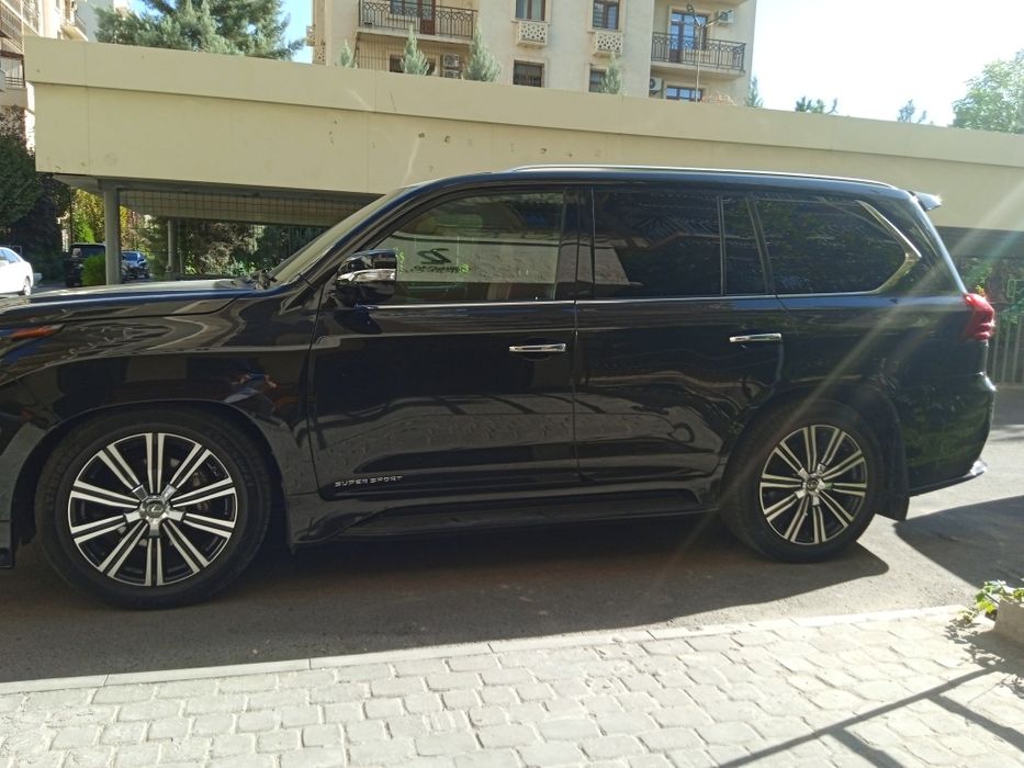 Автомобиль Лексус 570 супер спорт