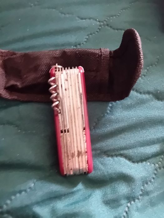 ¥ briceag multifuncțional în stare foarte bună