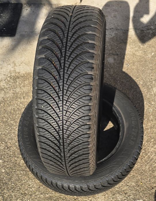 Зимни гуми " GOODYEAR"- 175х65х15.