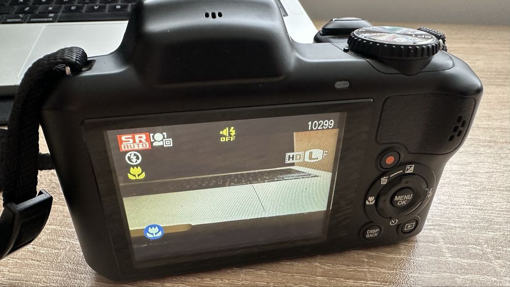 Професионален фотоапарат Fujifilm Finepix S8600 36X zoom