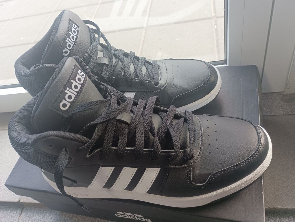 Маратонки ADIDAS