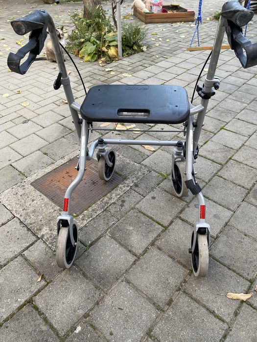 Rolator pliabil/cadru batrani