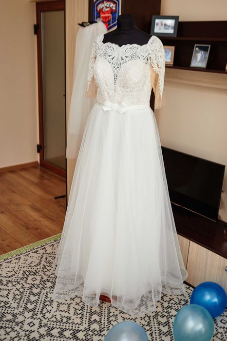 Vand rochie de mireasa