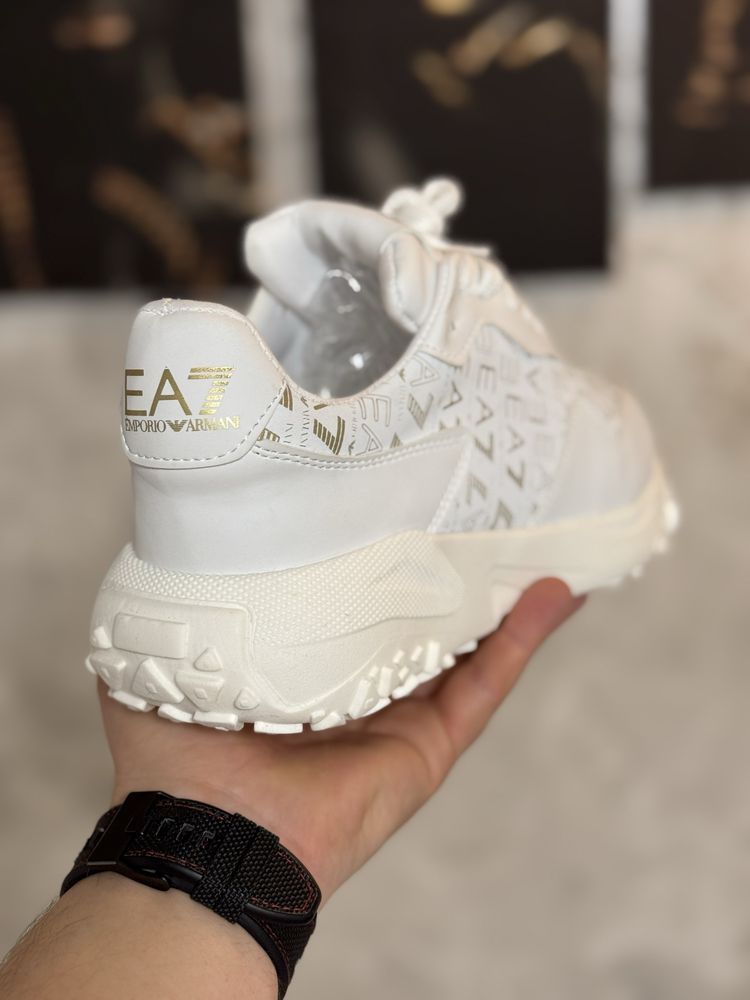 Adidasi Barbati EA7 Armani White & Gold!