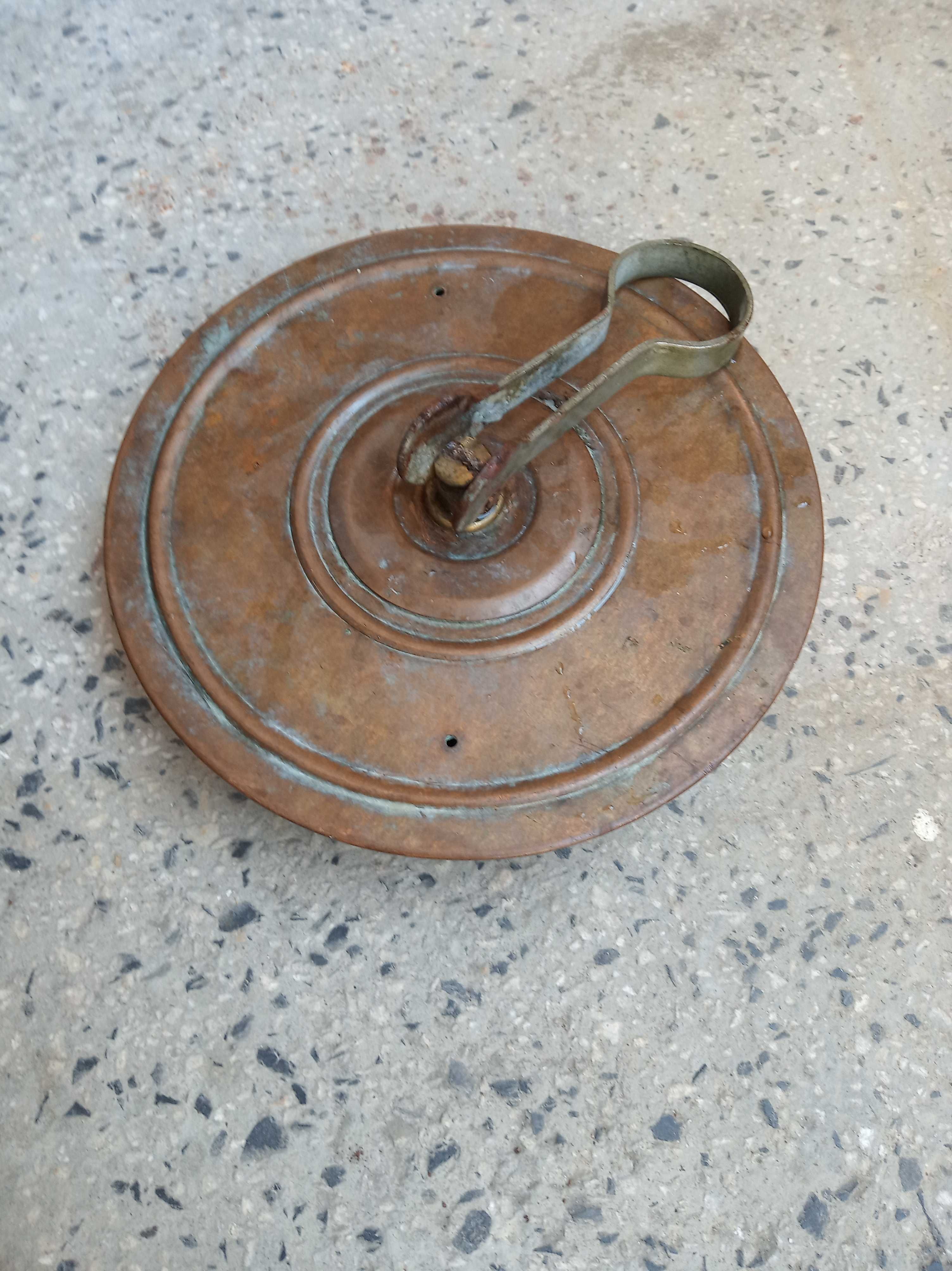 Стари уреди-меден капак за пръскачка, разпръсквач,горелка, зърнотрошач
