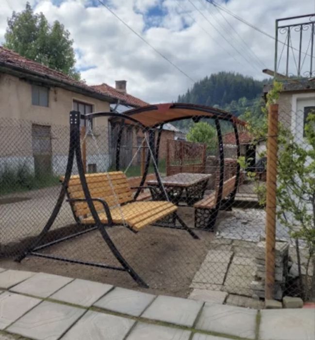 Градинска люлка.