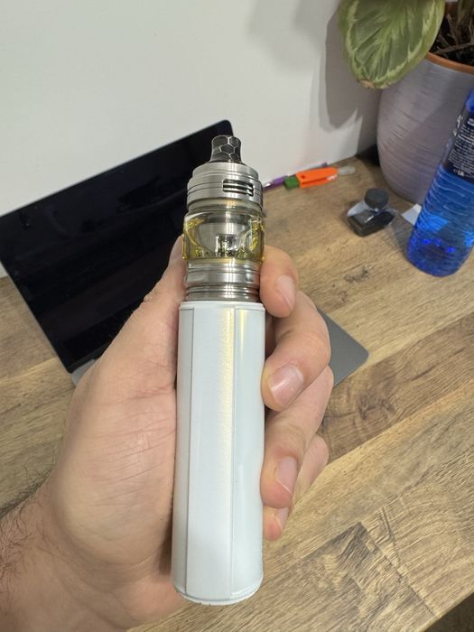Vopoo drag m100s mod cu 3 acumulatori și încărcător pachet